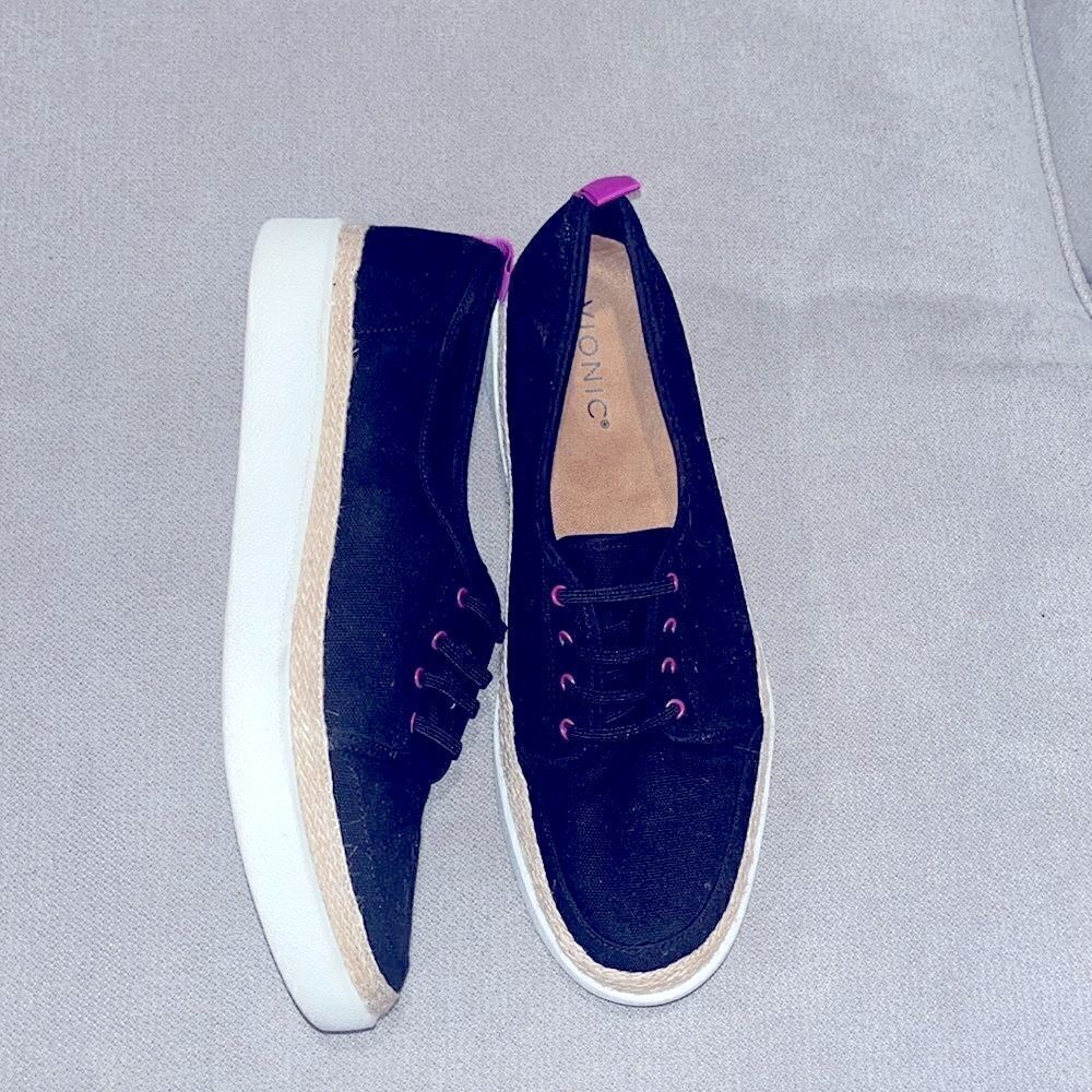 Vionic black & purple canvas slipon espadrilles